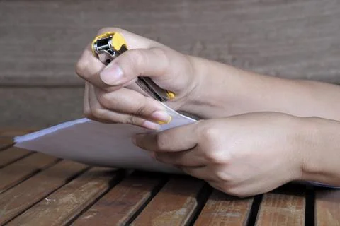 Stapler for binding sheets of paper. Foto stock