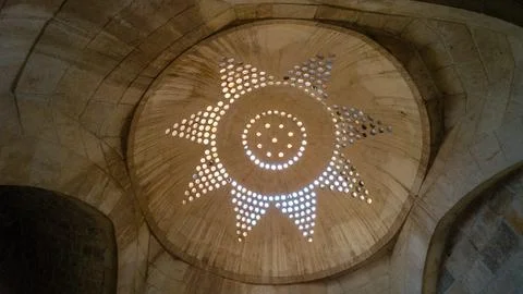 Star-Patterned Stone Dome with Light Openings Foto stock