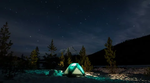 Star Trails Time Lapse over Winter Snow Camp. Stock-Footage 46230382