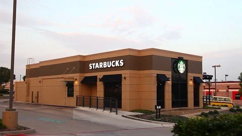 Starbucks storefront. Vidéo 77997836