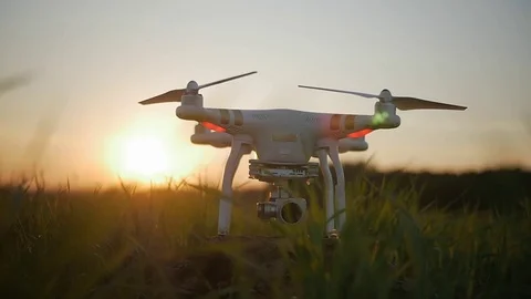 Start drone sunset  Video stock 77718529