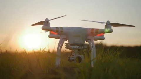 Start drone on sunset in slow motion Video stock 77718552