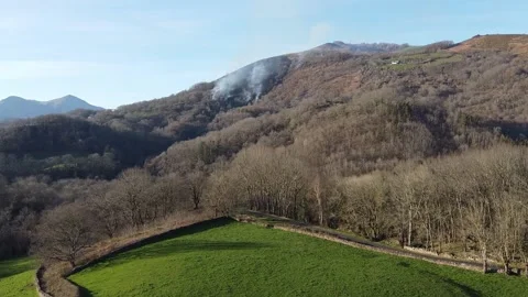 Start of fire on the mountain Stockbeeldmateriaal 234129241