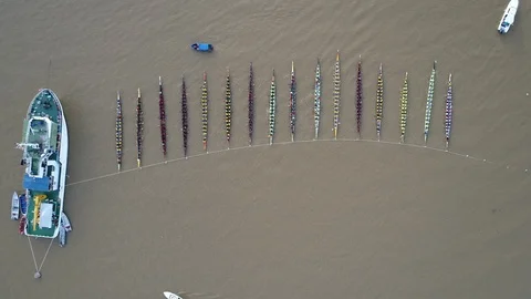The start point boat race Stock Footage 124114668