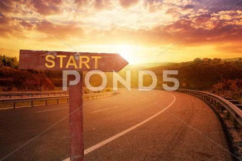 START road sign On Sunset Stock Photos