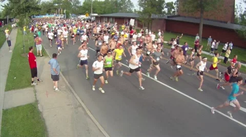 Start of Running Race, large field Video stock 51180960