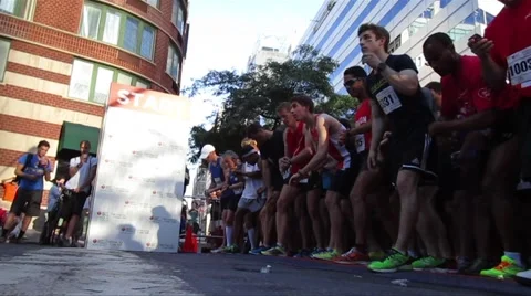 Start of running race in Manhattan Video stock 52352167