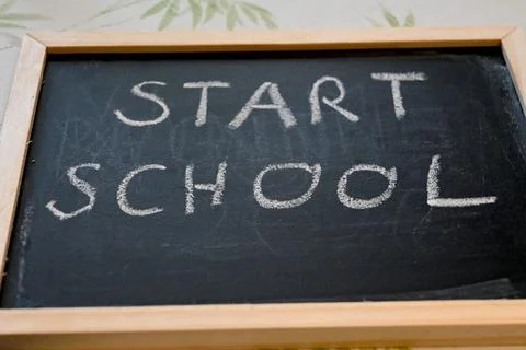 Start school chalkboard sign Stock-Fotos