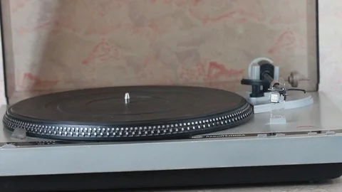 Start the vinyl record player Stock Footage 88591896