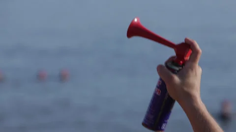 Starter's Foghorn Video stock 32403245