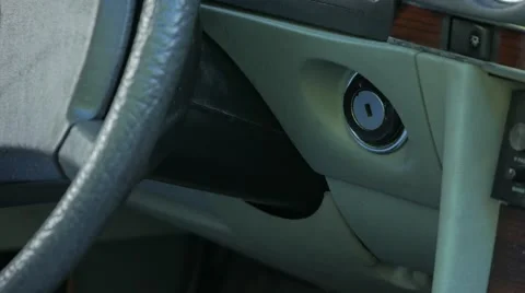 Starting the Engine Classic Mercedes Vidéo 67431869