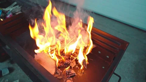 Starting fire in a grill Video stock 146245238