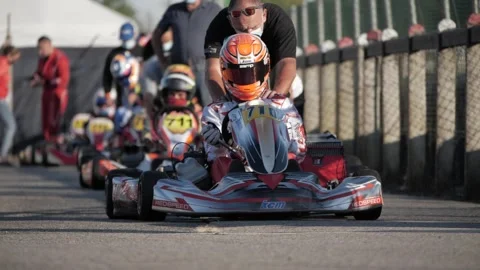 Starting kart race Stock-Footage 220938075