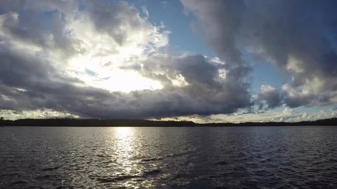 Starting to rain time-lapse Video stock 72920952