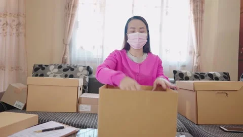 Starting small businesses 動画素材 147956393