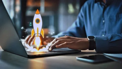 Startup Business Rocket Launch From Laptop 库存影片 338065103