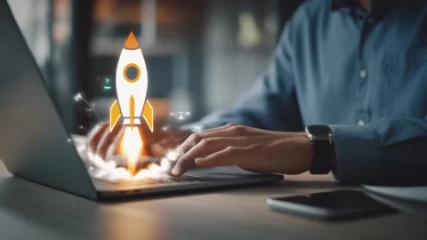Startup Business Rocket Launch on Laptop 库存影片 338066635