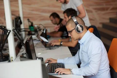 Startup business, software developer working on computer startup business,... 库存照片