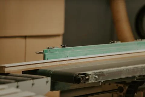 A state-of-the-art CNC machine in a modern wood Foto stock