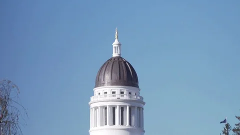 State capital zoom in and out augusta maine Stock Footage 84314532