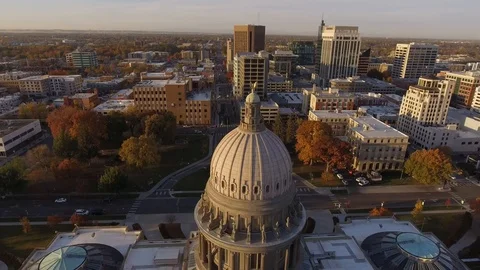 State Capitol Close Up with City in Background 스톡 동영상 99003337