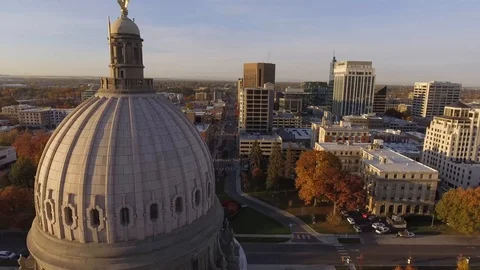State Capitol Drone Pass Over 스톡 동영상 99003379