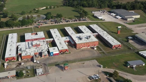 State Prison Buildings and Grounds, Huntsville, Texas, USA 스톡 동영상 129324219