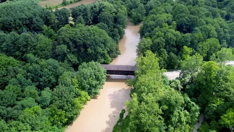 State road covered bridge in Ashtabula county, Ohio Stock Footage 205922134