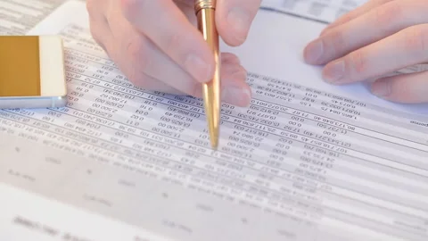 Statement of cash report checking Vídeo Stock 123426638