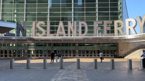 Staten Island Ferry Terminal in Lower Manhattan, New York City. Vídeo Stock 314799723