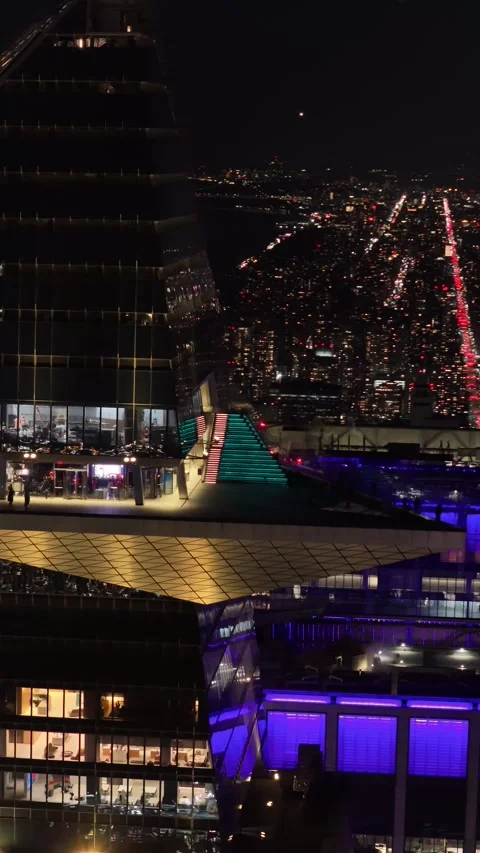 Static Aerial of Edge Skyscraper Terrace at 30 Hudson Yards at Night Vídeo Stock 344588145