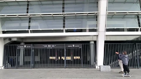 Static cam and two people ride on a skateboard 動画素材 170322989