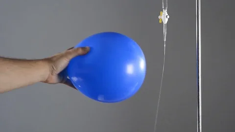 Static charge attracting stream of water Vidéo 86213114