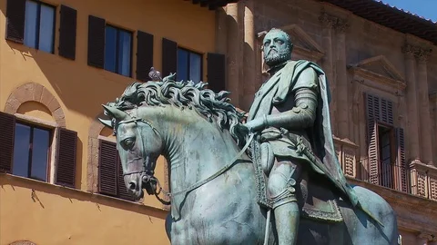 Static  close up statue of Cosimo Medici, Piazza della Stock Footage 74812182