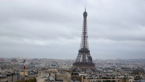 Static daytime shot eiffel tower inside moving underground, defocused 스톡 동영상 98583815