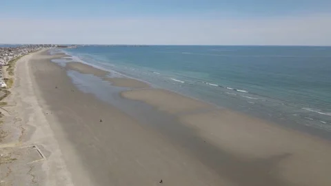 Static drone shot of a deserted beach at low tide. Atlantic Ocean, seaside 스톡 동영상 196720844