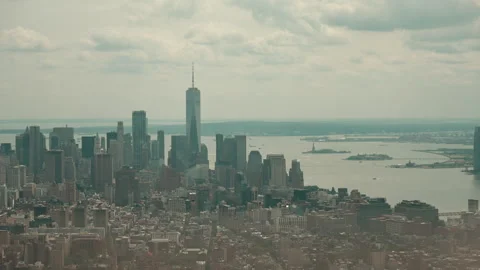 » Static Handheld Downtown Manhattan Rooftop Video stock 252382495