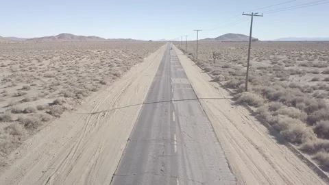 Static high shot of the open road in the Californian desert Stock Footage 171487301
