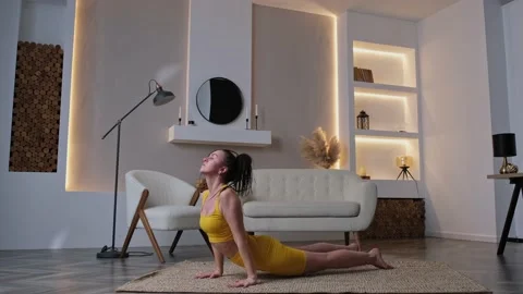 Static load in hatha yoga Vidéo 175821571