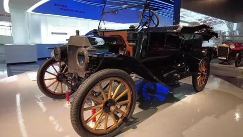 Static medium shot of 1913 Ford Model T vintage American early automobile Stock Footage 338285654