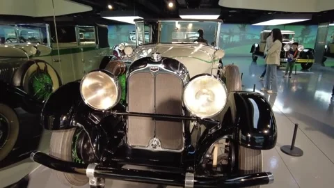 Static medium shot of 1930 Auburn vintage American art deco luxury automobile Stock Footage 338285674