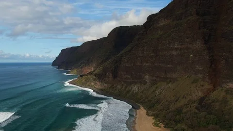 Static over Na Pali Coastline, aerial over Kauai, Hawaii Stock Footage 108469363
