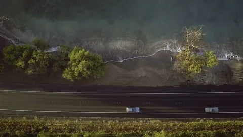Static Overhead View Of An Oceanside Road Vidéo 86039167