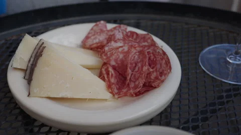 Static shot of a charcuterie board Stockbeeldmateriaal 333019064