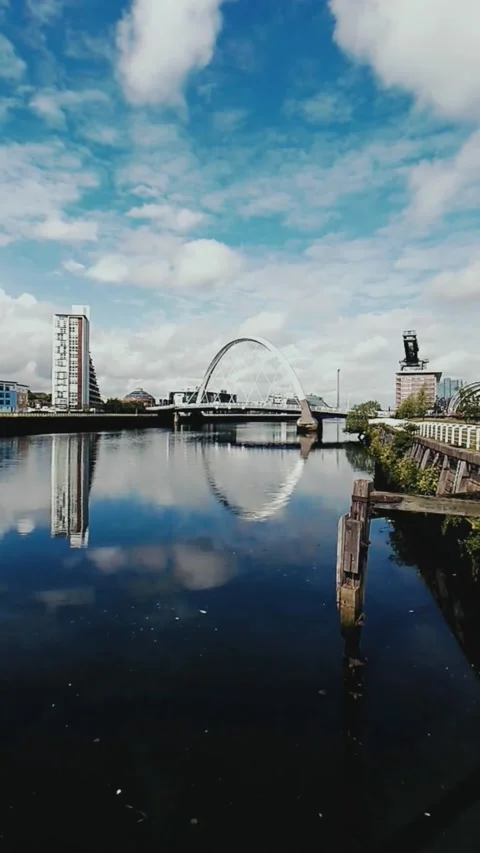 Static shot of modern bridge in the city - Vertical Video Video stock 200401107