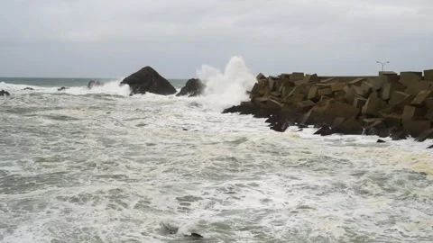 Static shot of rough and dangerous sea in slow motionwith large waves breaking Stock Footage 254861225