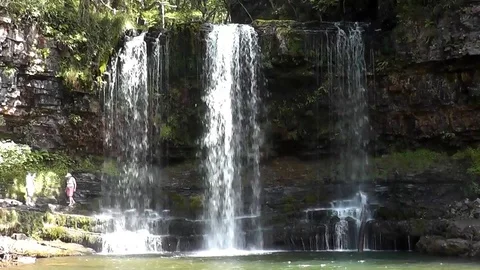 Static tight shot of Sgwd yr Eira waterfall Stock Footage 92576176