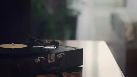 Static video of a gramophone turned on. Stock Footage 281862103