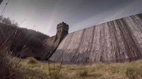 Static view of Derwent Dam in Derbyshire, UK Stockbeeldmateriaal 61328914