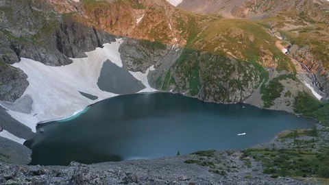 Static view to mountain lake with glacier. Altai Video stock 103374966